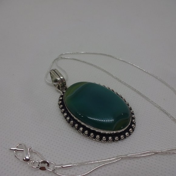 Gorgeous "GREEN BOTSWANA AGATE" Handmade Sterling Pendant on a 18" Chain 496 - Picture 1 of 3
